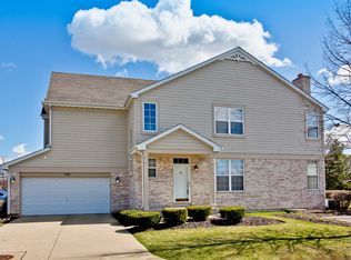 206 Wimbledon Pl, Bloomingdale, IL 60108