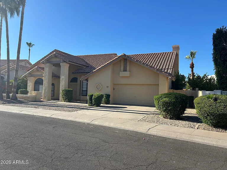 9274 E Corrine Dr — Photo 3