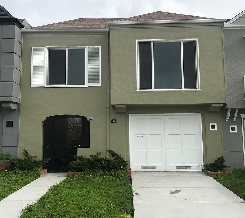 1st image of 32 Riverton Dr