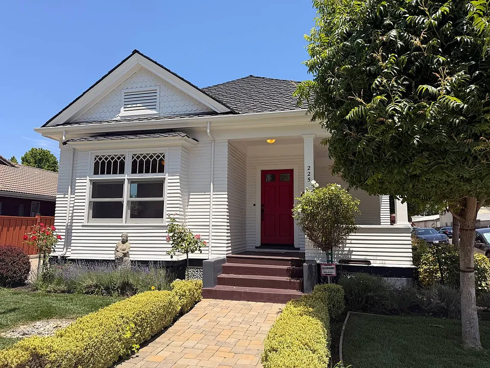 225 W Angela St