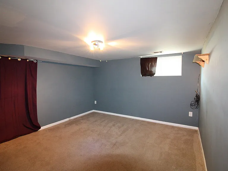 1128 Circle Dr — Photo 24
