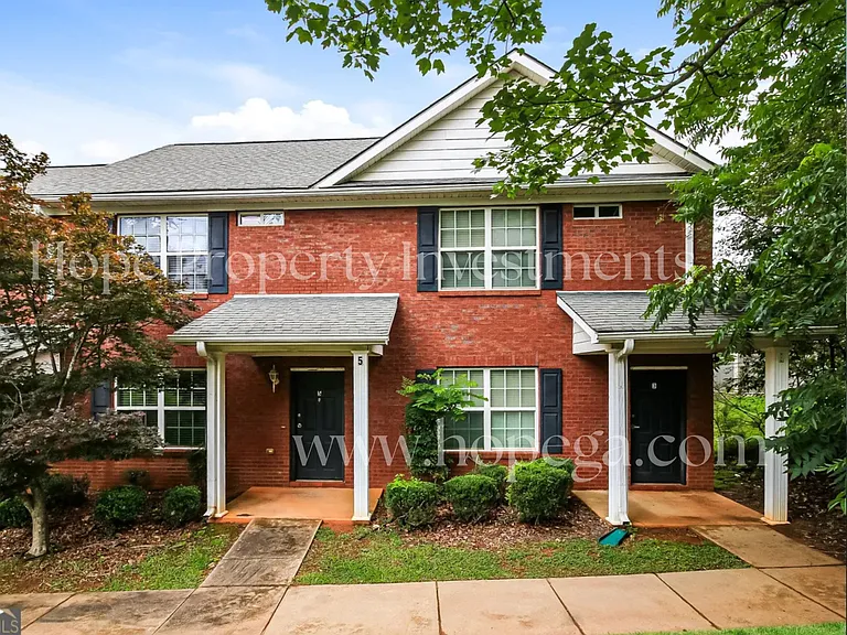 5 E Newnan Rd — Photo 1
