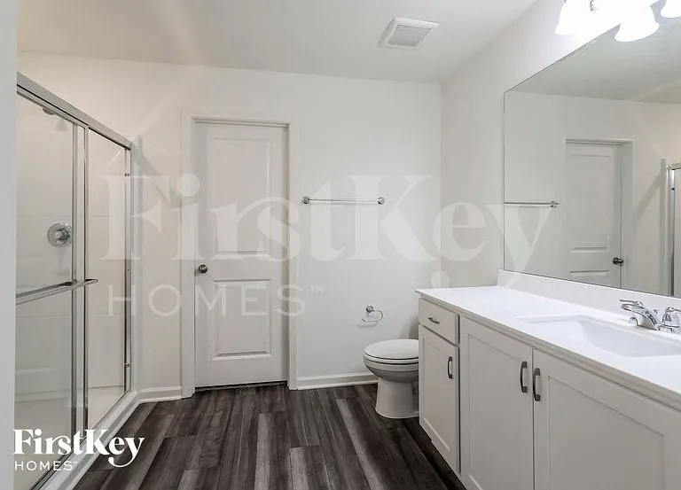 135 Knightsbridge Ln — Photo 8
