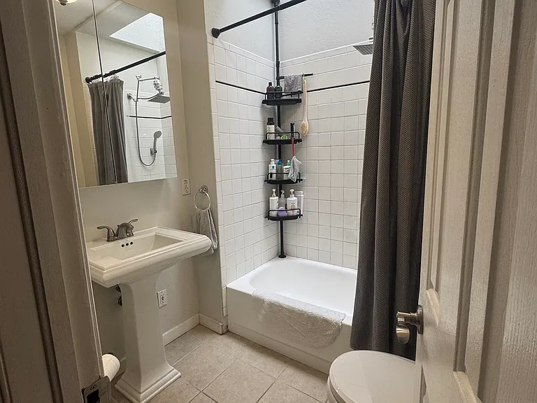 2073 N Downing St — Photo 4