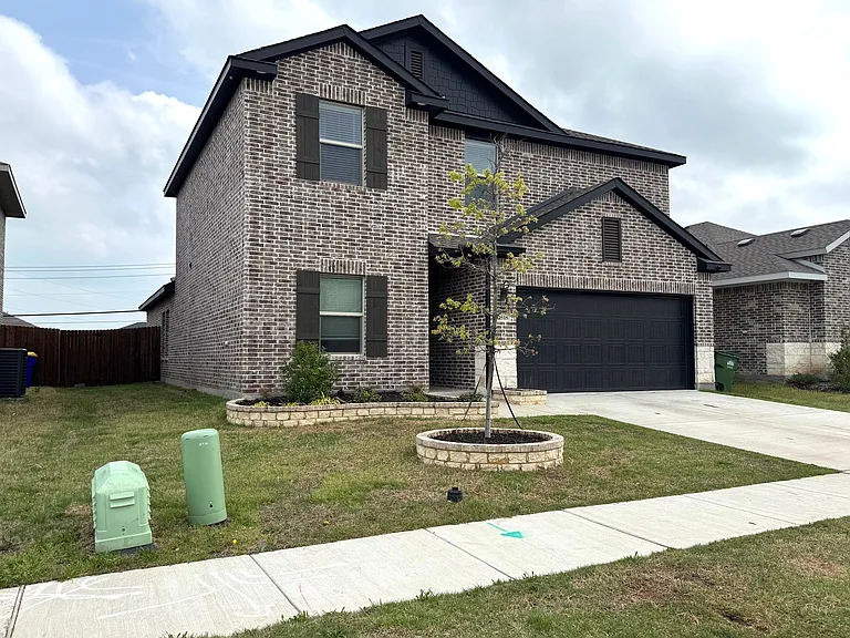 2518 Tahoe Dr — Photo 3