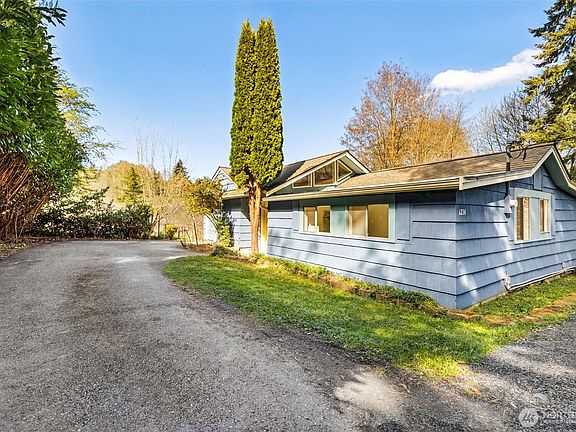 3rd image of 1236 Frederick Lane NE