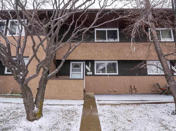 1728 37th St NW, Edmonton, AB T6L 2R7