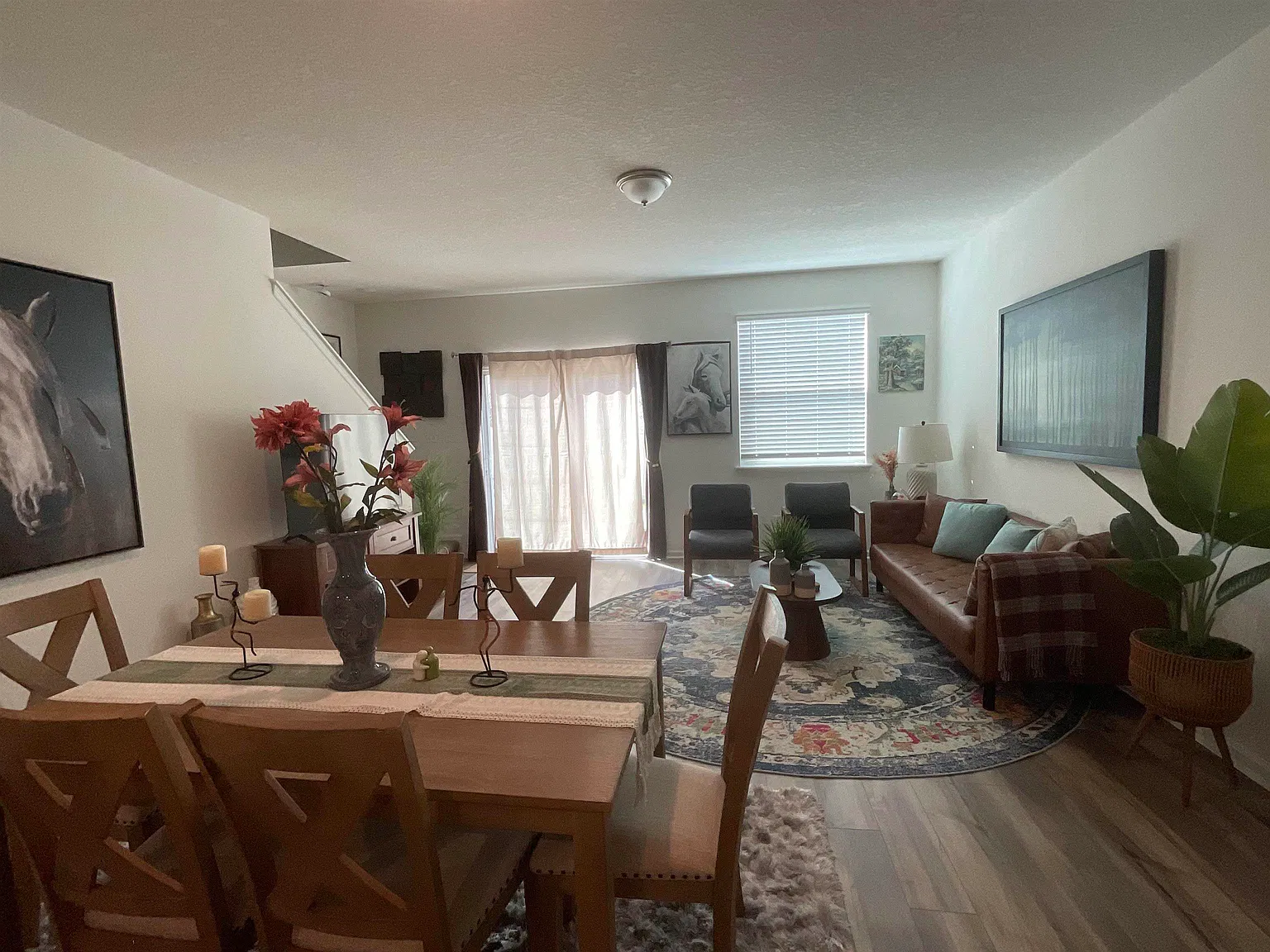 3 bed, 2.5 bath, 1354 sqft, $2,200 — Photo 3