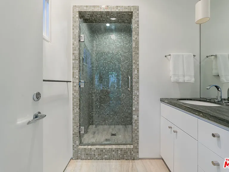 23754 Malibu Rd — Photo 27