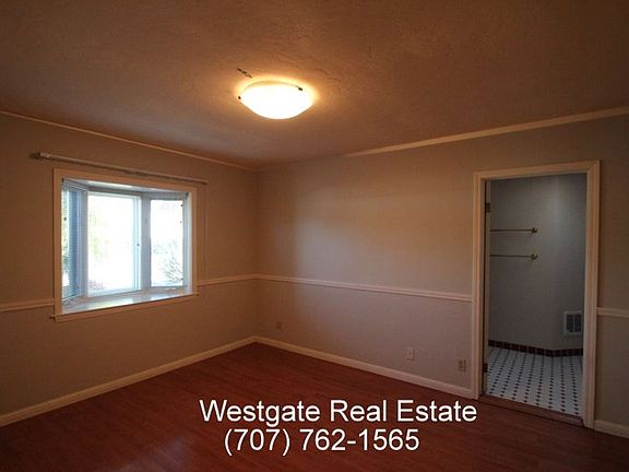 4th image of 1100 Mountain View Ave