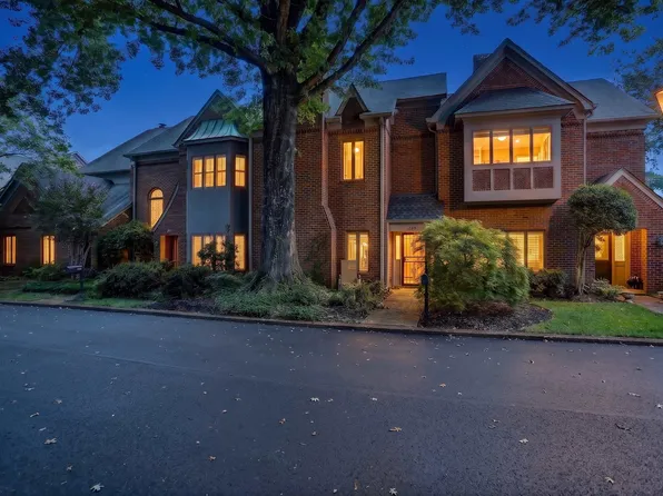 498 E Racquet Club Pl, Memphis, TN 38117