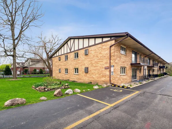 8996 Archer Ave APT 2C, Willow Springs, IL 60480