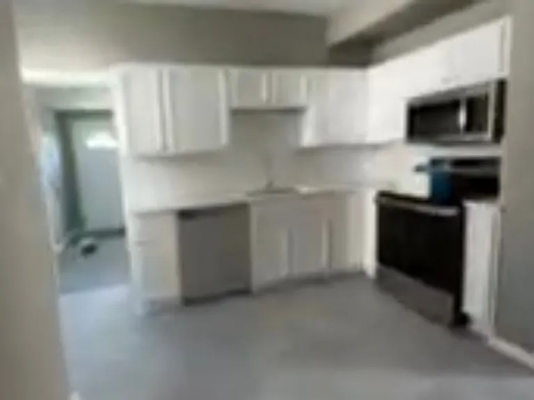 4051 Taft Ave — Photo 2