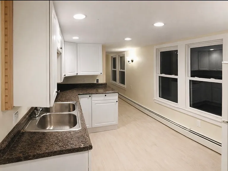 21 W Coit St #3 — Photo 1