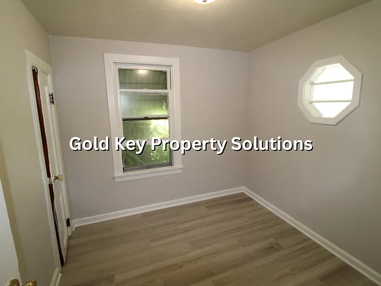 1310 W 13th St — Photo 13