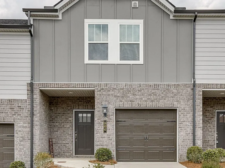 806 Arrington Way — Photo 1