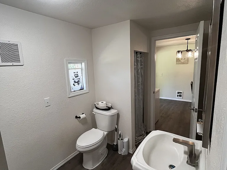 101 E Wood Ln — Photo 10