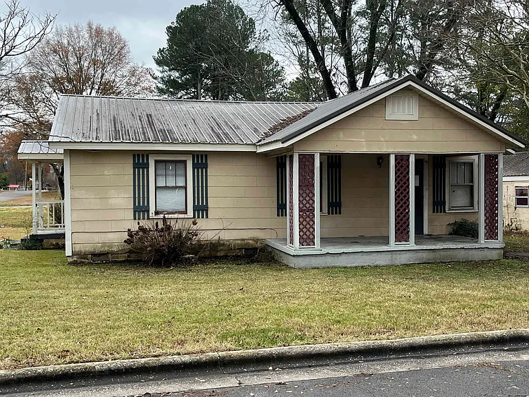 2121 State Ave SW — Photo 1