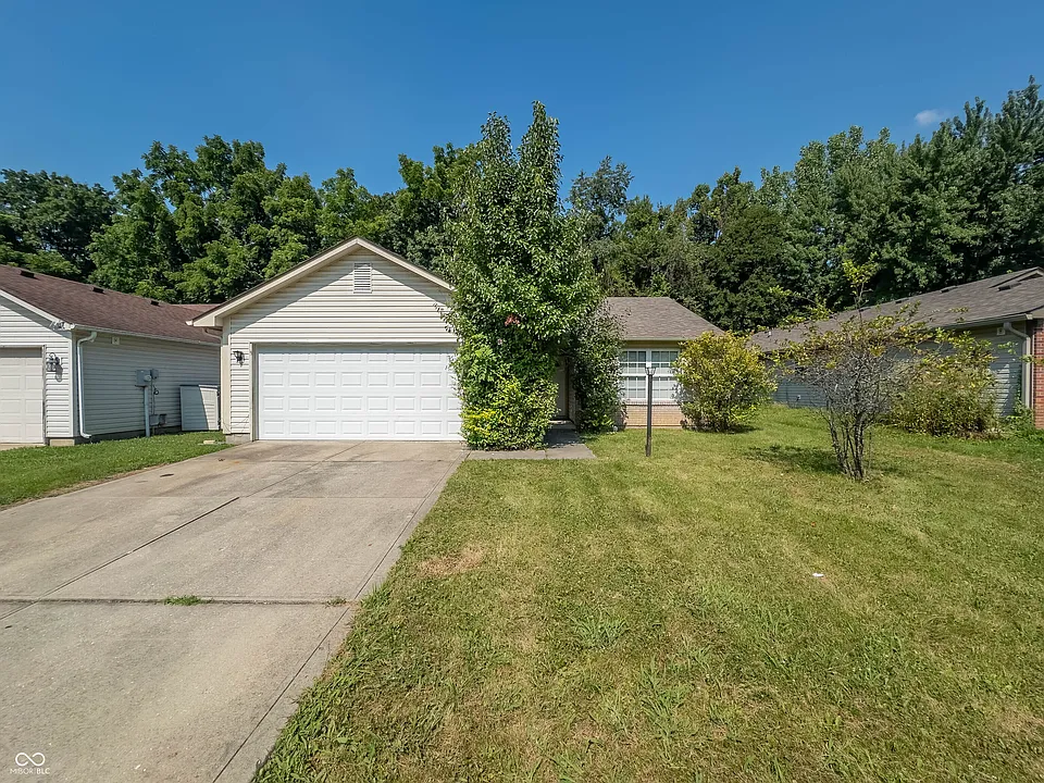 5810 Rolling Bluff Ln