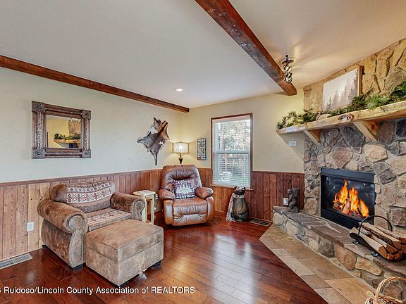 2nd image of 209 Coconino Ln