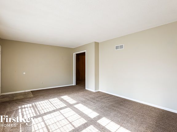 4th image of 5800 Booth Ave