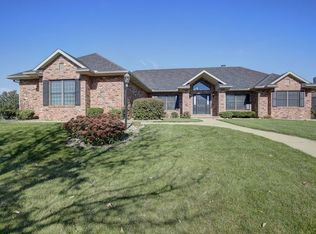 4302 Brittany Trail Dr, Champaign, IL