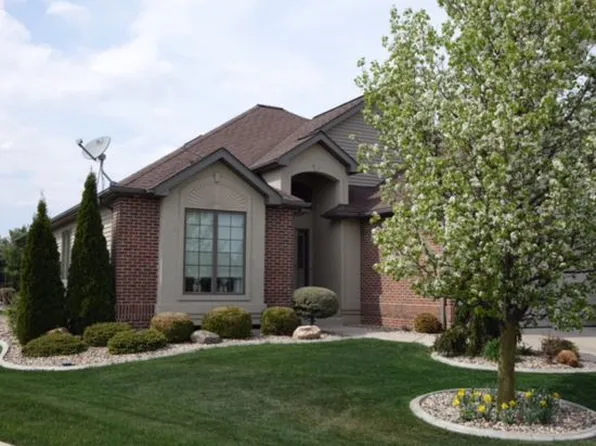 1046 Blackstone Blvd, Nappanee, IN 46550