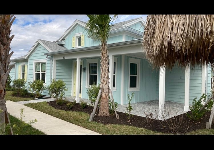 Front entrance and Lanai.