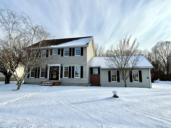 112 W Winthrop St, Archbald, PA 18403