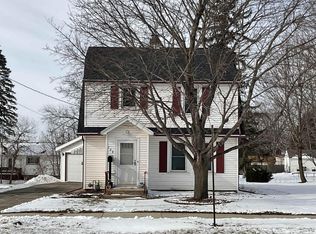 708 S University Ave, Beaver Dam, WI 53916