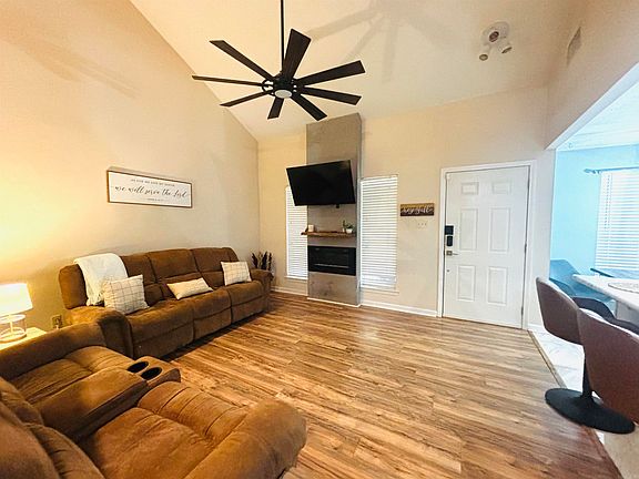4th image of 1118 Brookview Dr