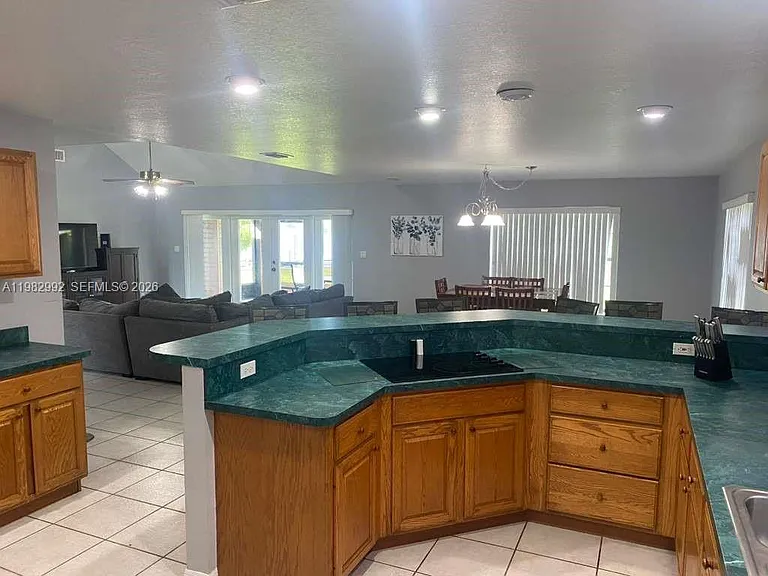 3116 Tanglewylde Ave — Photo 9