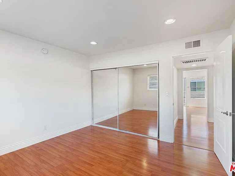 4238 Whitsett Ave #201 — Photo 12