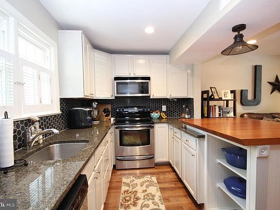 2nd image of 409 James Ct #67