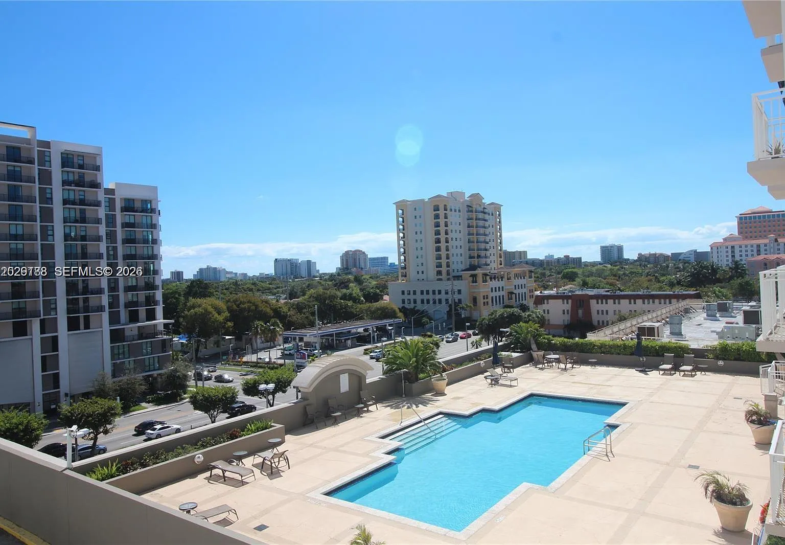 1 bed, 1.0 bath, $2,200 — Photo 2