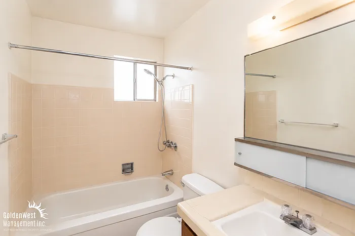 2041 W Berridge Ln #11 — Photo 7