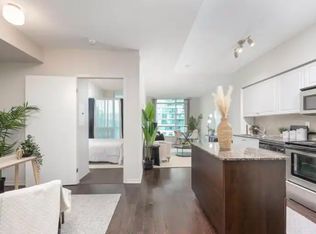 215 Fort York Blvd #808, Toronto, ON M5V4A2