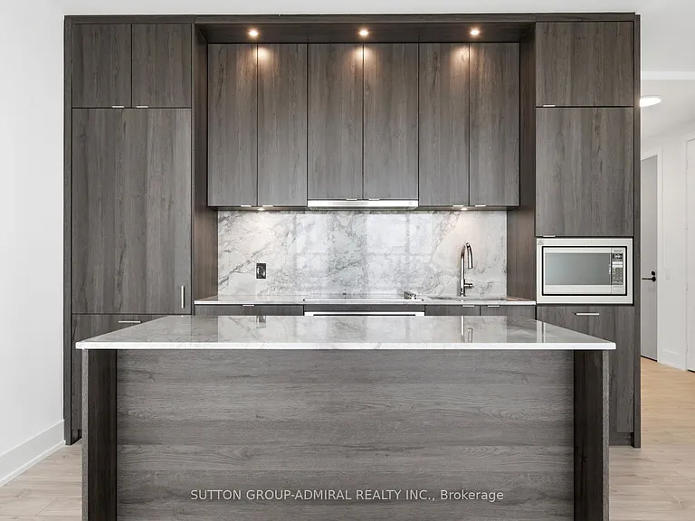 858 Dupont St #Penthouse 43 — Photo 18