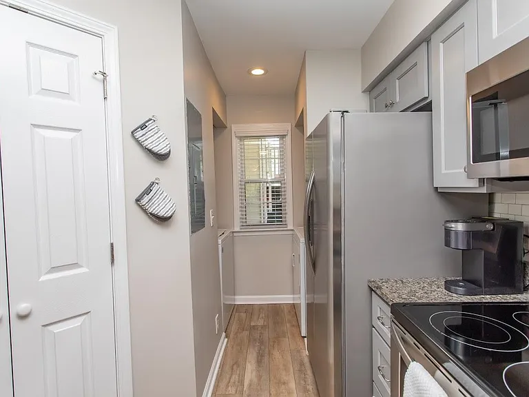 665 Tupelo Ln — Photo 30
