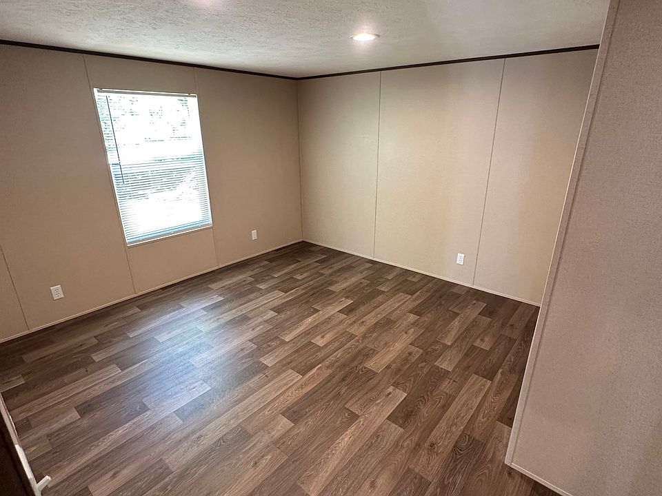 2nd image of 267 Meadowlark Dr