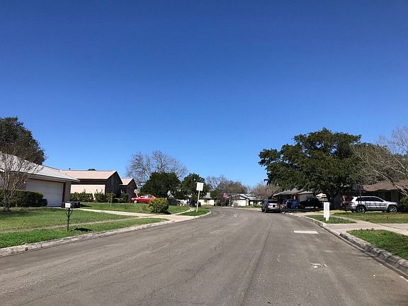 4th image of 8731 Tamarisk St