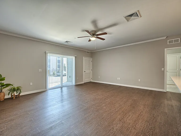 CenterPointe Apartments — Photo 6