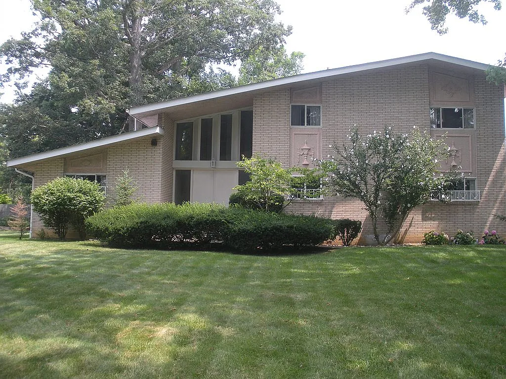 3838 Walhaven Rd photo 1