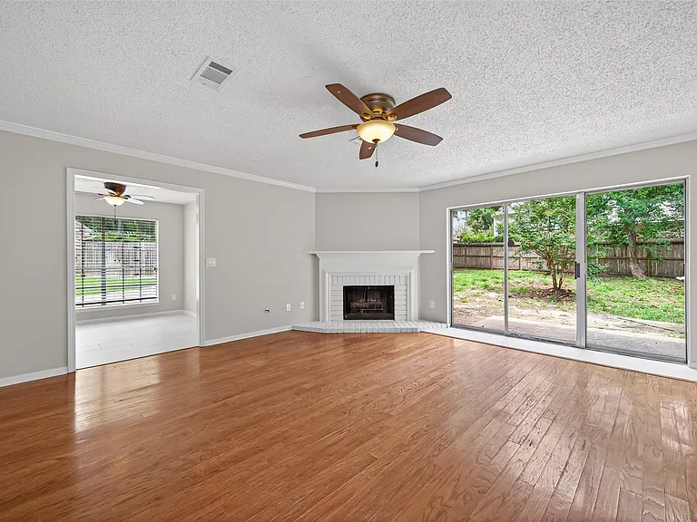 106 Breezy Point Pl — Photo 6