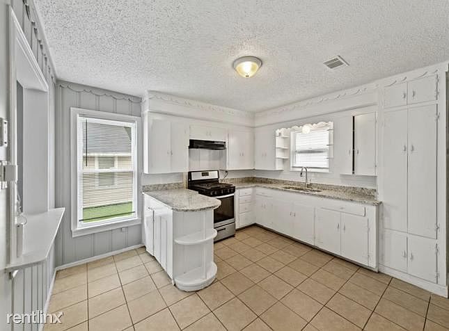 1st image of 307R Stewart Ave