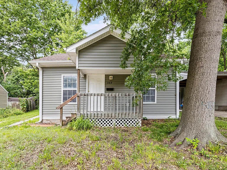 309 Alexander Ave — Photo 1