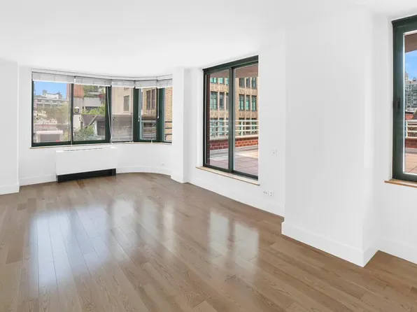 295 Greenwich Street image 2 of 17