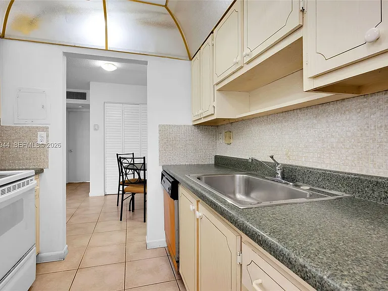 12590 NE 16th Ave #208 — Photo 11