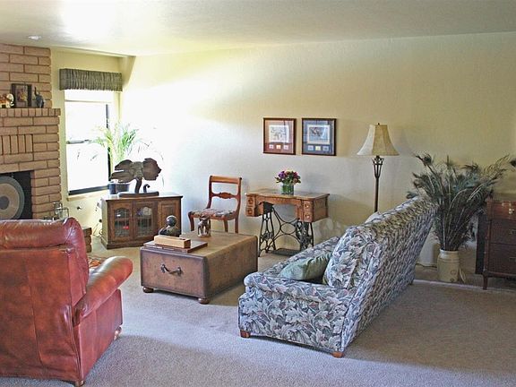 2nd image of 3727 W Sunnyside Avenue