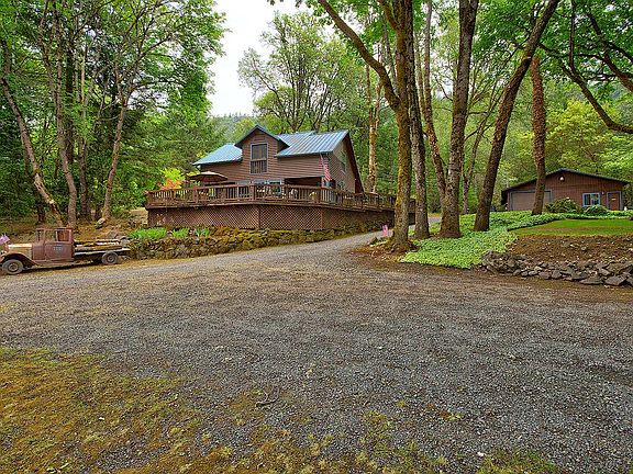 4th image of 7841 Rogue River Hwy